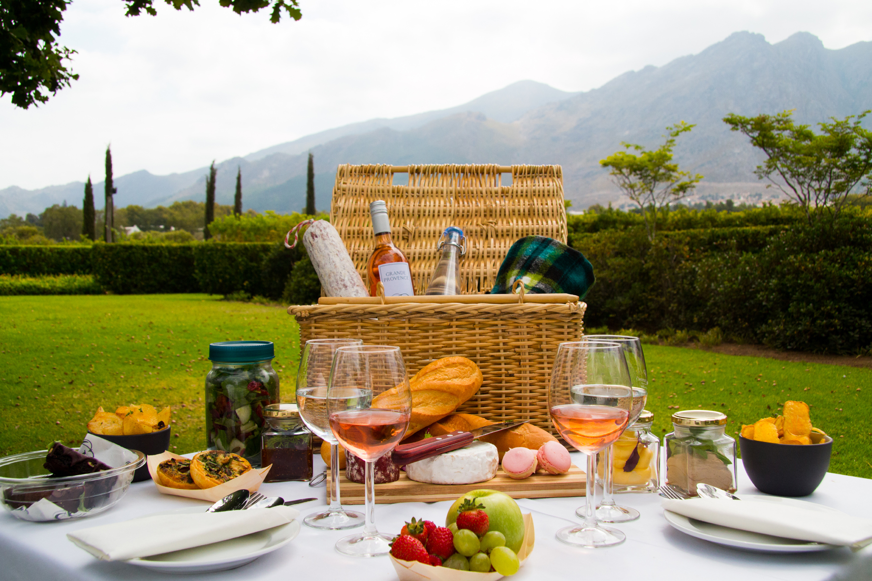 Grande Provence picnic HR