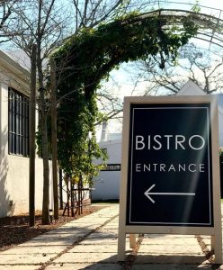 bistro entrance la paris sonia cabano blog eatdrinkcapetown